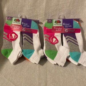 Lot of 12pairs FRUIT OF THE LOOM Girls  ankles socks M shoe size 10 1/2 - 4